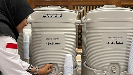 Jamaah Haji Dilarang Bawa Air Zamzam di Koper Bagasi